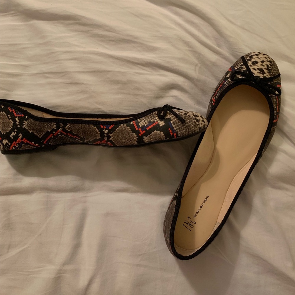 Size 11 INC Wild Snake flats never been worn